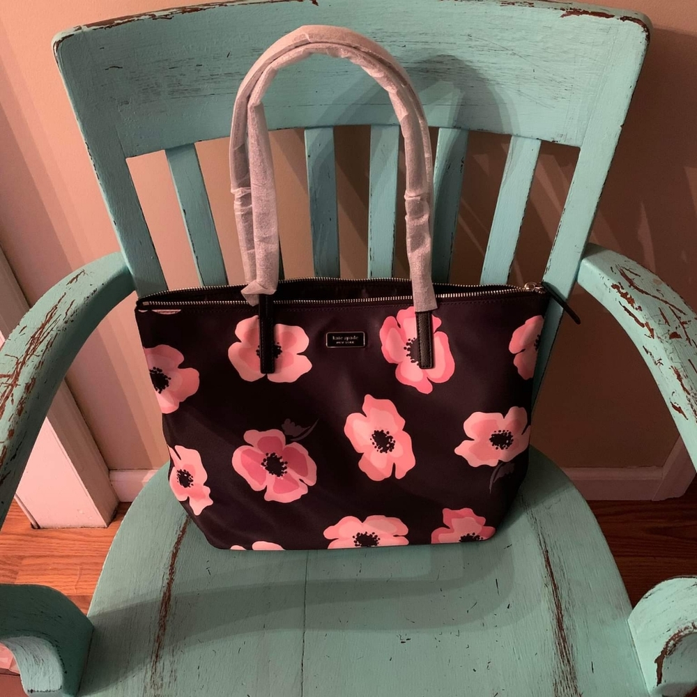 NWT kate spade hayden style tote with poppy print